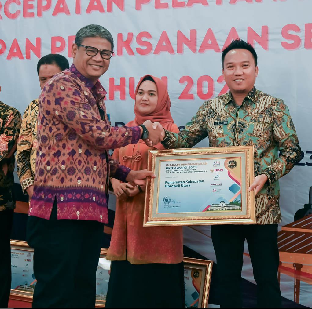 BUPATI MOROWALI UTARA TERIMA BKN AWARD 2023  